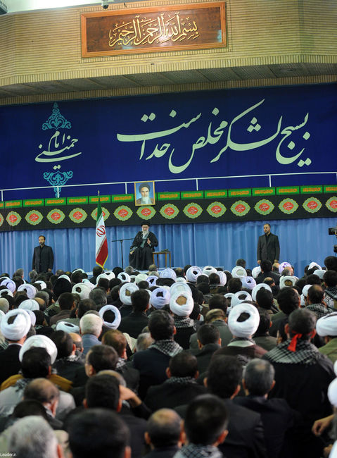 رهبر انقلاب در دیدار صدها نفر از فعالان طرح شجره طيبه صالحين بسیج