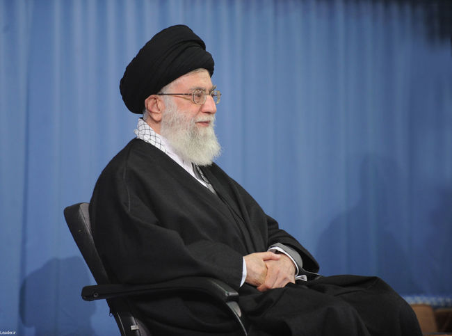دیدار جمعی از مسئولان نظام و میهمانان کنفرانس وحدت اسلامی با مقام معظم رهبری