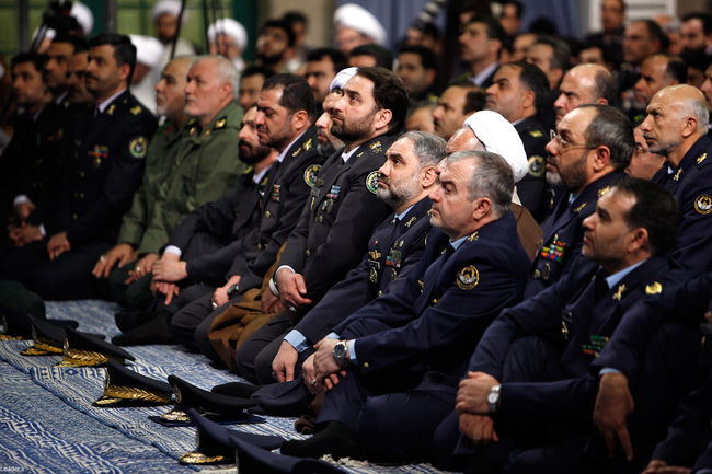 دیدار جمعی از فرماندهان و مسئولان نیروی هوایی ارتش با فرمانده معظم کل قوا