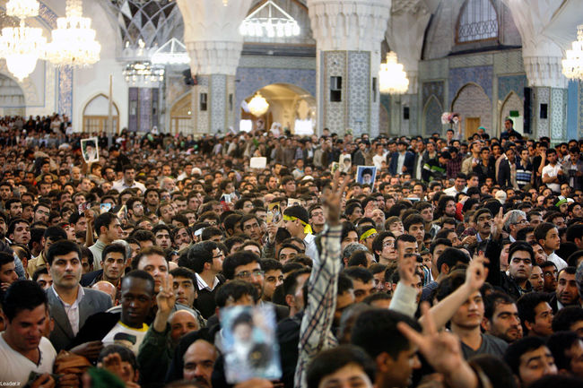 اجتماع عظیم زائران و مجاوران حضرت علی بن موسی الرضا (ع)