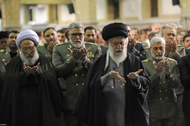 دیدار جمعی از فرماندهان ارتش و تعدادی از خانواده های ارتشیان با مقام معظم رهبری
