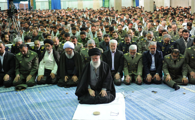 دیدار جمعی از فرماندهان ارتش و تعدادی از خانواده های ارتشیان با مقام معظم رهبری