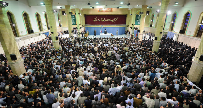 دیدار جمعی از شاعران و ذاکران اهل بیت(ع) با رهبر انقلاب