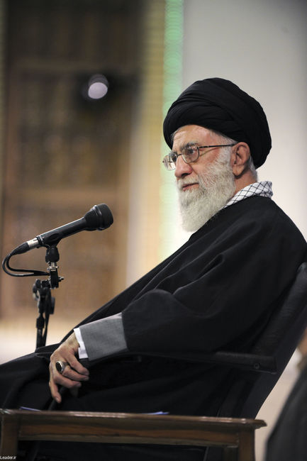دیدار جمعی از شاعران و ذاکران اهل بیت(ع) با رهبر انقلاب