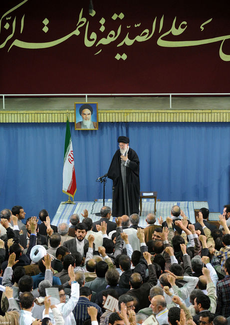 دیدار جمعی از شاعران و ذاکران اهل بیت(ع) با رهبر انقلاب