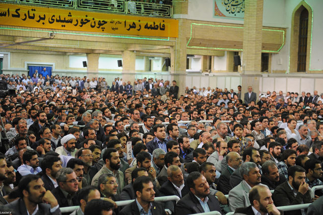 دیدار جمعی از شاعران و ذاکران اهل بیت(ع) با رهبر انقلاب