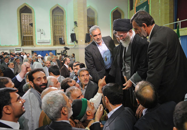 دیدار جمعی از شاعران و ذاکران اهل بیت(ع) با رهبر انقلاب
