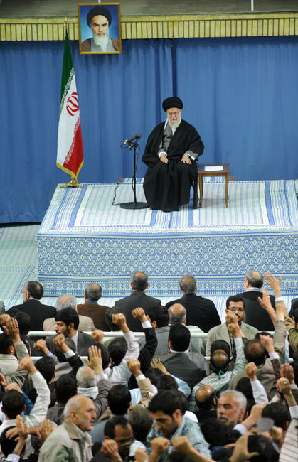 دیدار جمعی از شاعران و ذاکران اهل بیت(ع) با رهبر انقلاب