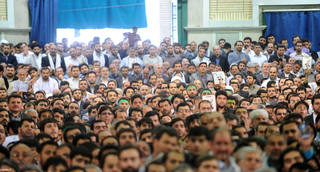 دیدار جمعی از شاعران و ذاکران اهل بیت(ع) با رهبر انقلاب