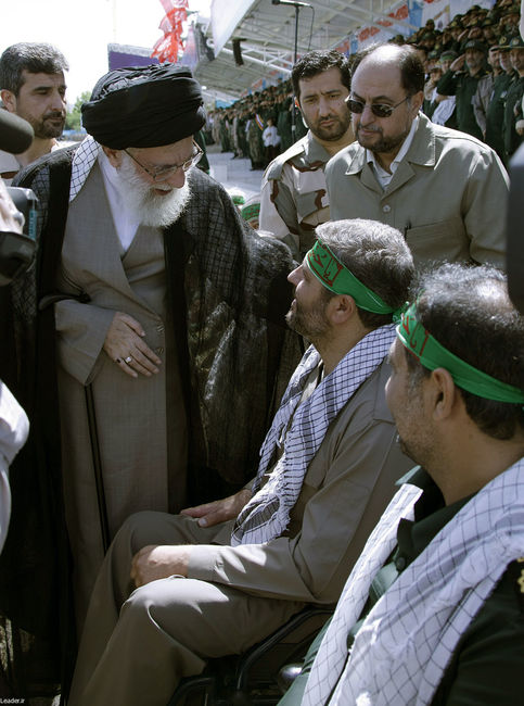 رهبر معظم انقلاب در  مراسم دانش آموختگی دانشجویان افسری و تربیت پاسدار دانشگاه امام حسین (ع)