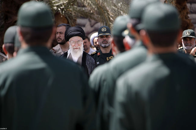 رهبر معظم انقلاب در  مراسم دانش آموختگی دانشجویان افسری و تربیت پاسدار دانشگاه امام حسین (ع)