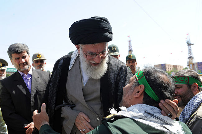 رهبر معظم انقلاب در  مراسم دانش آموختگی دانشجویان افسری و تربیت پاسدار دانشگاه امام حسین (ع)