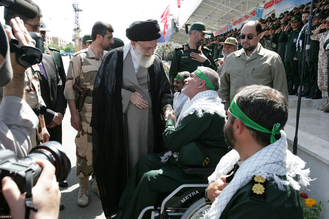 رهبر معظم انقلاب در  مراسم دانش آموختگی دانشجویان افسری و تربیت پاسدار دانشگاه امام حسین (ع)