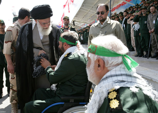 رهبر معظم انقلاب در  مراسم دانش آموختگی دانشجویان افسری و تربیت پاسدار دانشگاه امام حسین (ع)