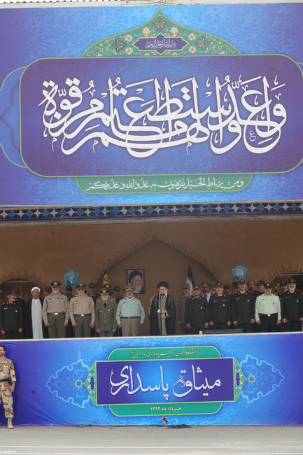 مراسم دانش آموختگی دانشجویان افسری و تربیت پاسدار دانشگاه امام حسین (ع)