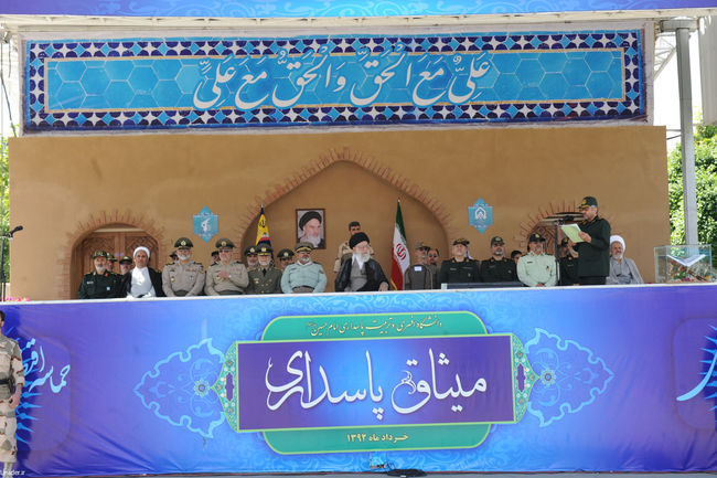 مراسم دانش آموختگی دانشجویان افسری و تربیت پاسدار دانشگاه امام حسین (ع)