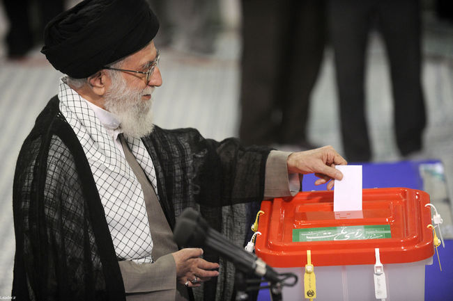  شرکت رهبر انقلاب اسلامی در یازدهمین دوره انتخابات ریاست جمهوری و چهارمین دوره شورای شهر روستا