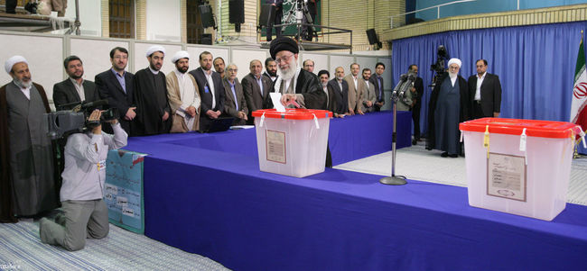  شرکت رهبر انقلاب اسلامی در یازدهمین دوره انتخابات ریاست جمهوری و چهارمین دوره شورای شهر روستا