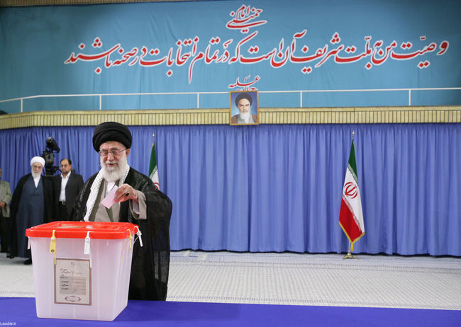شرکت رهبر انقلاب اسلامی در یازدهمین دوره انتخابات ریاست جمهوری و چهارمین دوره شورای شهر روستا