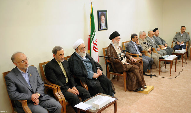 دیدار احمدی نژاد و اعضای هیئت دولت با مقام معظم رهبری