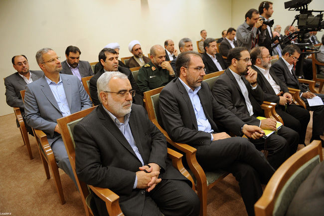 دیدار احمدی نژاد و اعضای هیئت دولت با مقام معظم رهبری