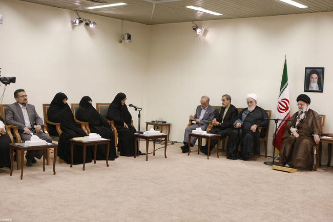 دیدار احمدی نژاد و اعضای هیئت دولت با مقام معظم رهبری