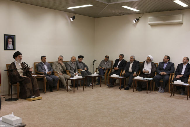 دیدار احمدی نژاد و اعضای هیئت دولت با مقام معظم رهبری