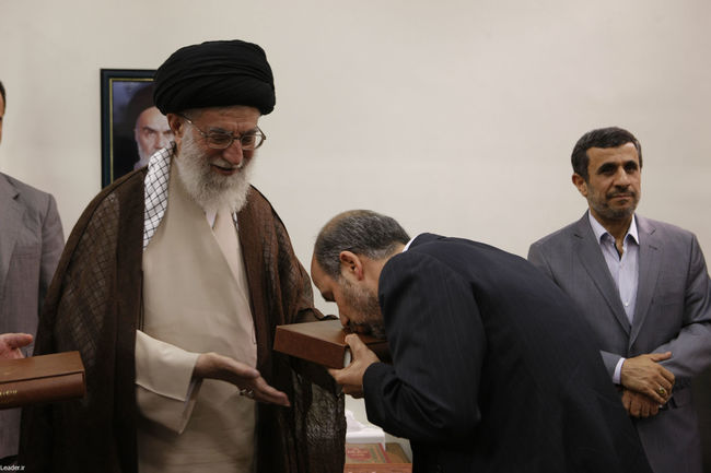 دیدار احمدی نژاد و اعضای هیئت دولت با مقام معظم رهبری