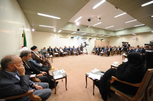 دیدار احمدی نژاد و اعضای هیئت دولت با مقام معظم رهبری