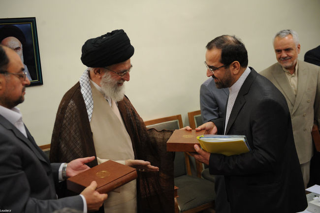 دیدار احمدی نژاد و اعضای هیئت دولت با مقام معظم رهبری