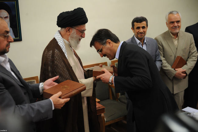 دیدار احمدی نژاد و اعضای هیئت دولت با مقام معظم رهبری