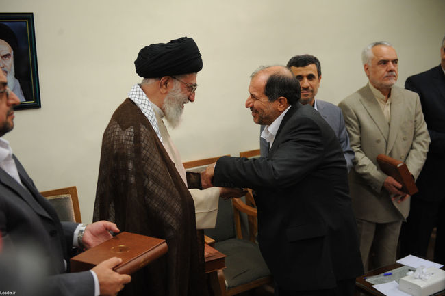 دیدار احمدی نژاد و اعضای هیئت دولت با مقام معظم رهبری
