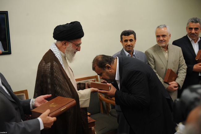 دیدار احمدی نژاد و اعضای هیئت دولت با مقام معظم رهبری