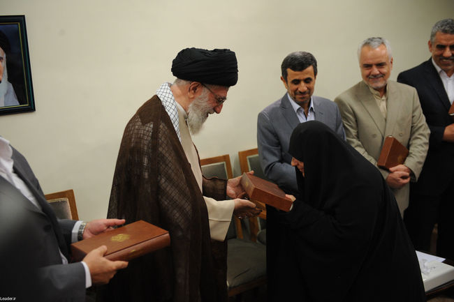 دیدار احمدی نژاد و اعضای هیئت دولت با مقام معظم رهبری