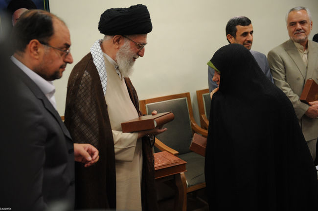 دیدار احمدی نژاد و اعضای هیئت دولت با مقام معظم رهبری