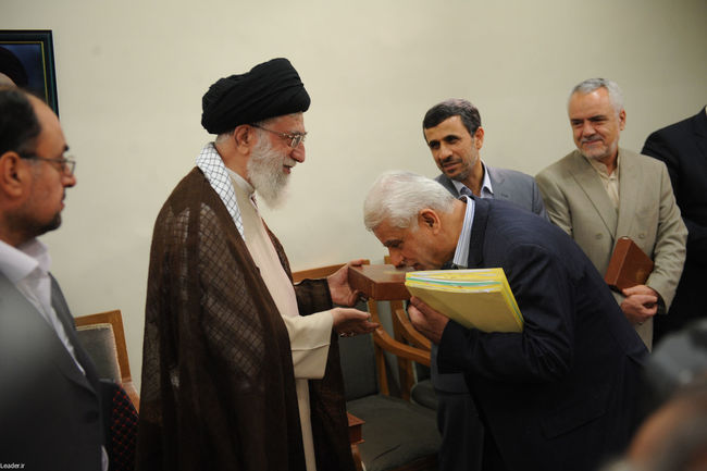 دیدار احمدی نژاد و اعضای هیئت دولت با مقام معظم رهبری