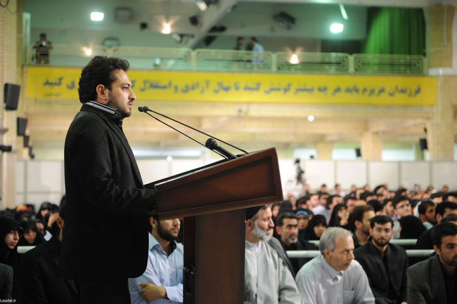 دیدار مقام معظم رهبری با دانشجویان