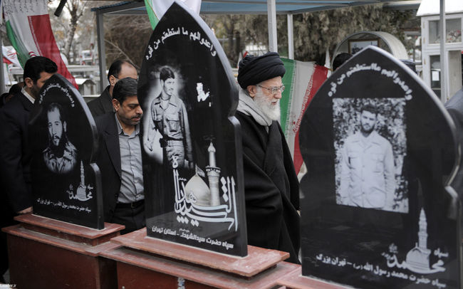 حضور رهبر معظم انقلاب در حرم مطهر امام راحل و گلزار شهدای بهشت زهرا