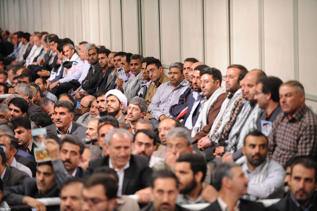 رهبر معظم انقلاب در دیدار هزاران نفر از معلمان سراسر کشور