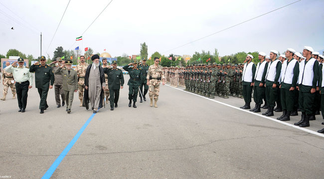 مراسم دانش آموختگی دانشجویان افسری و تربیت پاسداری دانشگاه امام حسین (ع)
