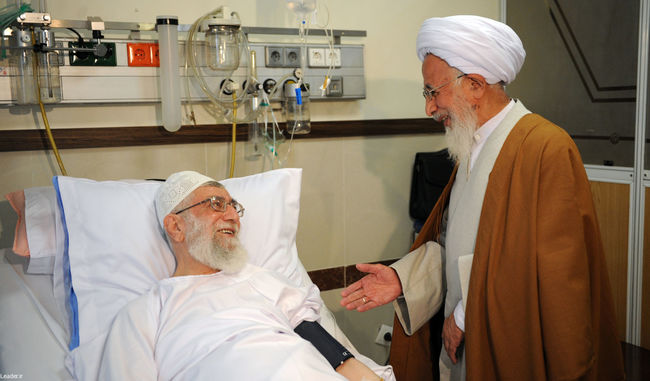 عیادت آیت الله جوادی آملی از رهبر معظم انقلاب