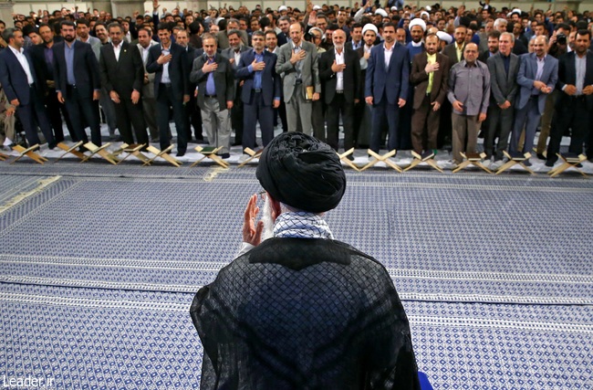 قائد الثورة الإسلامية المعظم في محفل الأنس بالقرآن الكريم في أول أيام شهر رمضان المبارك