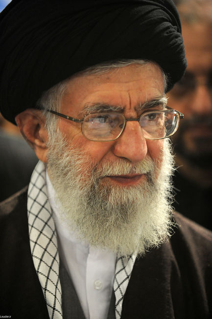 بازدیدرهبر انقلاب از نمایشگاه دستاوردهای فناوری نانو