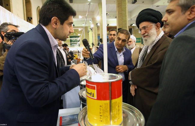 بازدیدرهبر انقلاب از نمایشگاه دستاوردهای فناوری نانو