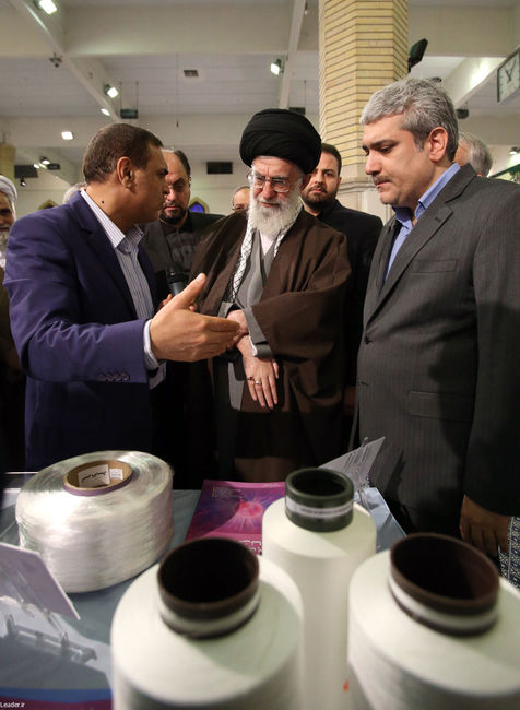 بازدیدرهبر انقلاب از نمایشگاه دستاوردهای فناوری نانو