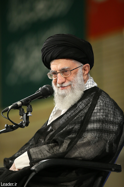 Ayatollah Khamenei holds a three-hour meeting with university students.