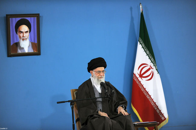 دیدار پرشور هزاران نفر از مردم قم با رهبر معظم انقلاب اسلامی