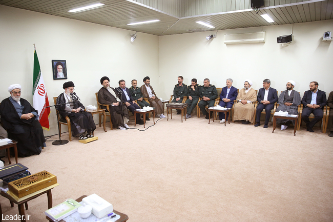 امروز نگاهبانی از یادِ شهداء یک وظیفه است امروز نگاهبانی از یادِ شهداء یک وظیفه است