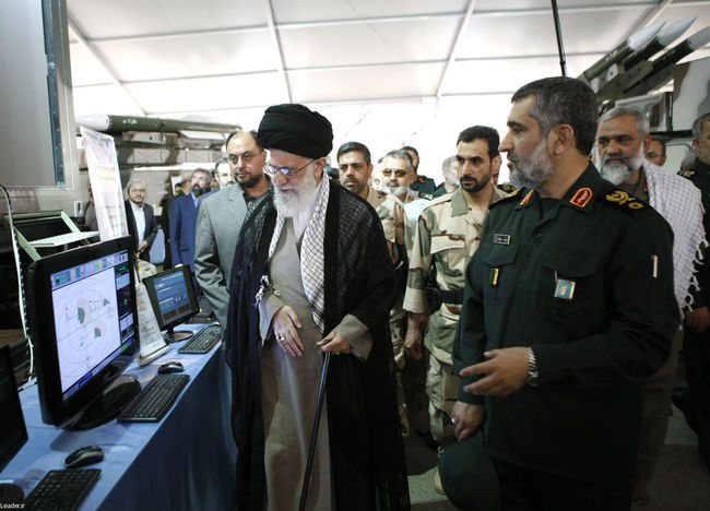 بازدید از نمایشگاه دستاوردهای نیروی هوافضای سپاه پاسداران انقلاب اسلامی
