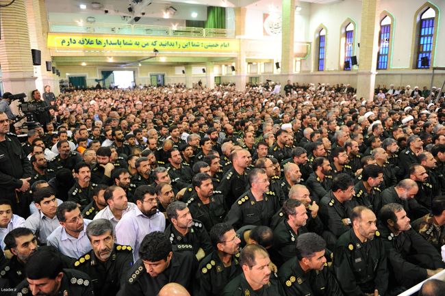 دیدار هزاران نفر از فرماندهان و اعضای سپاه پاسداران انقلاب اسلامی